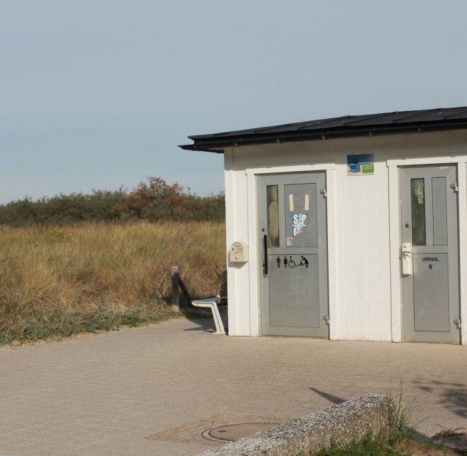 Barrierefreier Strandaufgang 18 inkl. Toilettenanlage in Warnemünde // © TZRW Barrierefreier Strandaufgang 18 inkl. Toilettenanlage in Warnemünde // © TZRW