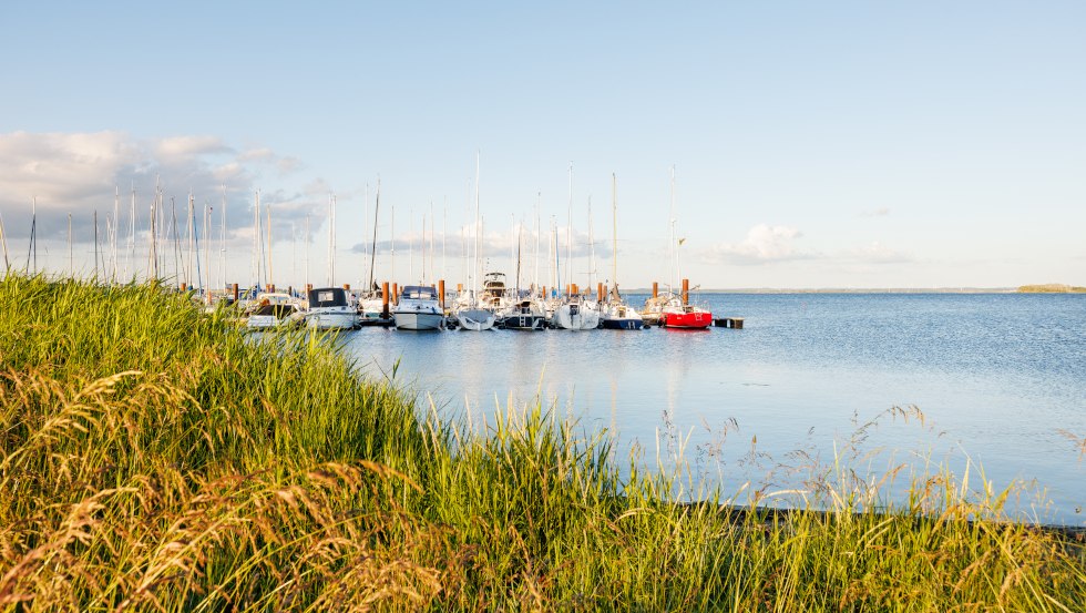 Bades Huk Ferienresort_mit angrenzender Marina, © Bades Huk Ferienresort