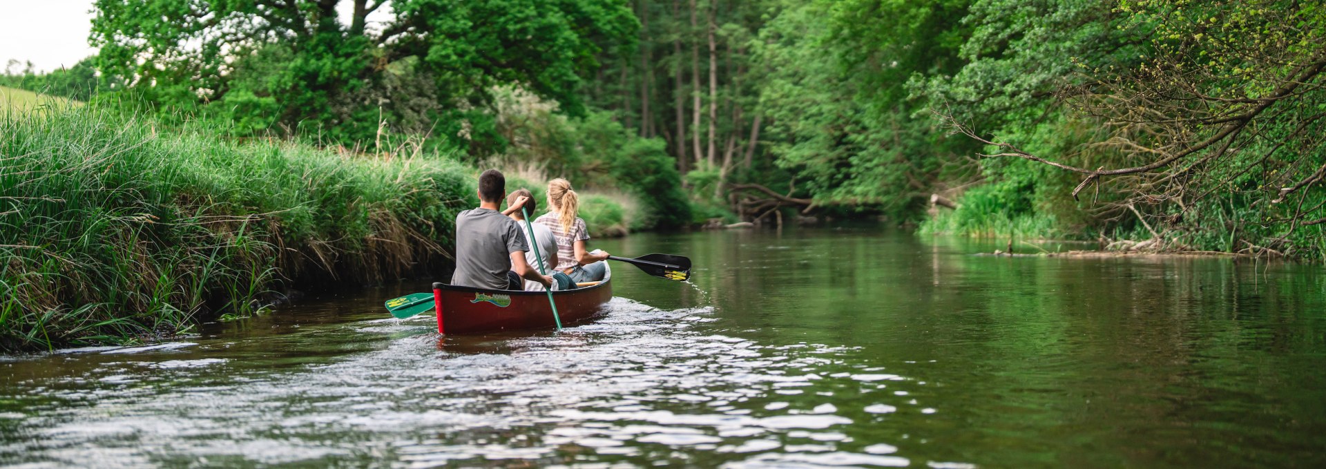 Mit dem Kanu auf der Warnow im Naturpark Sternberger Seenland langpaddeln