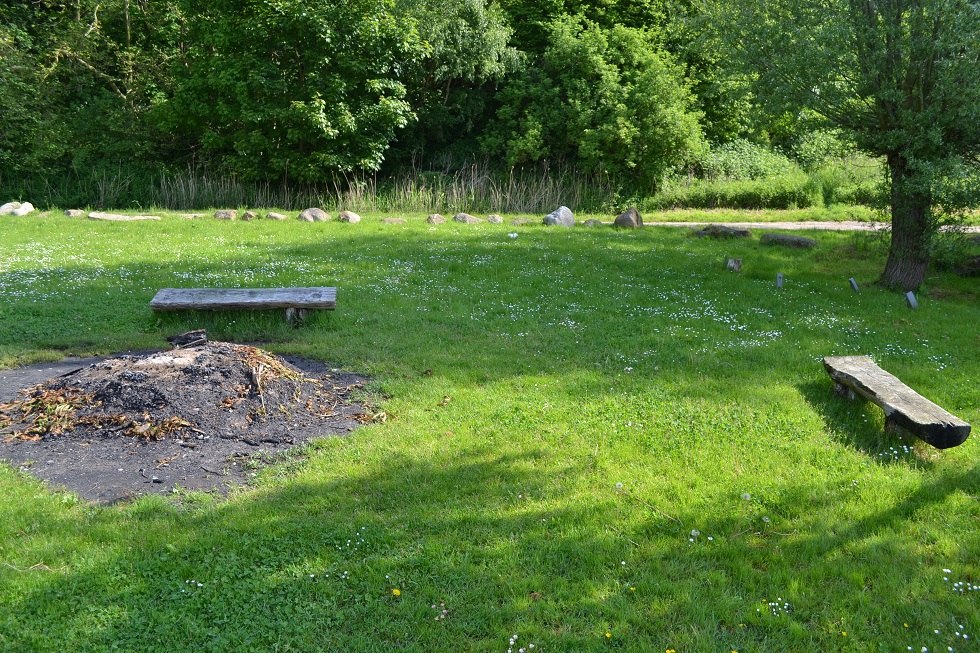 Open haard bij de waterwandelplaats // &copy; Lutz Werner