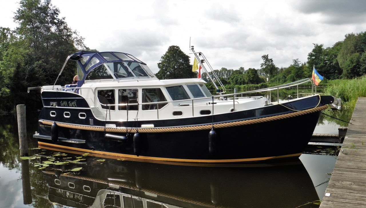 Au&szlig;en Hafen, &copy; Bootscharter Malow