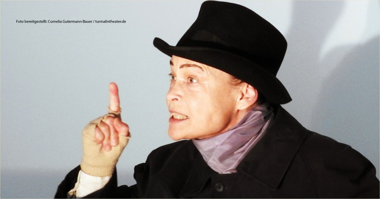 KAFKA oder Das Zögern vor der Geburt // © Cornelia Gutermann-Bauer / turmalintheater.de KAFKA oder Das Zögern vor der Geburt // © Cornelia Gutermann-Bauer / turmalintheater.de