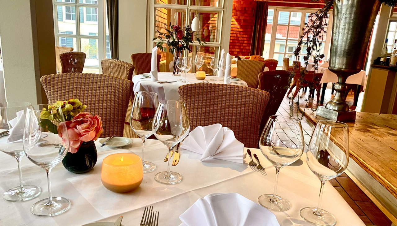 Heerlijk dineren in het Hofwirtschaft am Fleesensee, © Resort Fleesensee GmbH Heerlijk dineren in het Hofwirtschaft am Fleesensee, © Resort Fleesensee GmbH