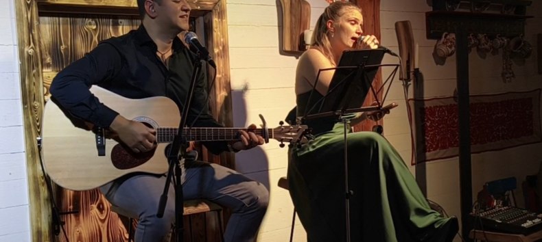 Alejandro und Isabell auf Zoltans Hof, &copy; Zoltan Szekely