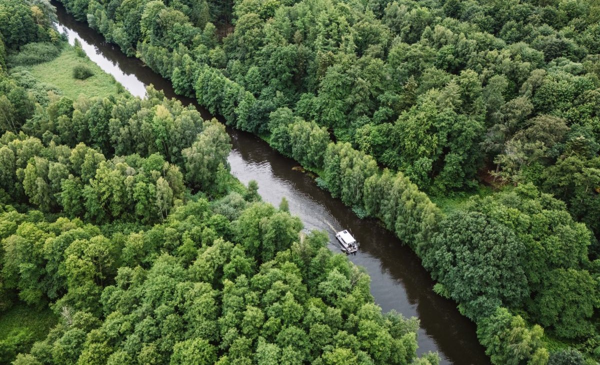 Mit dem Hausboot auf der Elde in der Natur, © TMV/Erik Gross