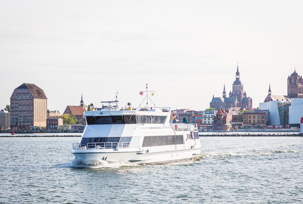 Erleben Sie die Insel Hiddensee bei einem Tagesausflug ab Stralsund. // &copy; Wei&szlig;e Flotte GmbH