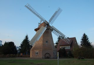 2014 wurde die Mühle saniert und grüßt nun wieder am Ortseingang von Wittenburg. // © Gabriele Skorupski 2014 wurde die Mühle saniert und grüßt nun wieder am Ortseingang von Wittenburg. // © Gabriele Skorupski