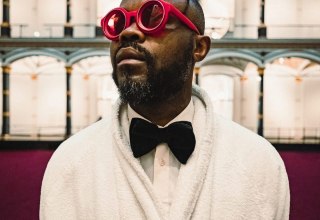 Band // &copy; Batila