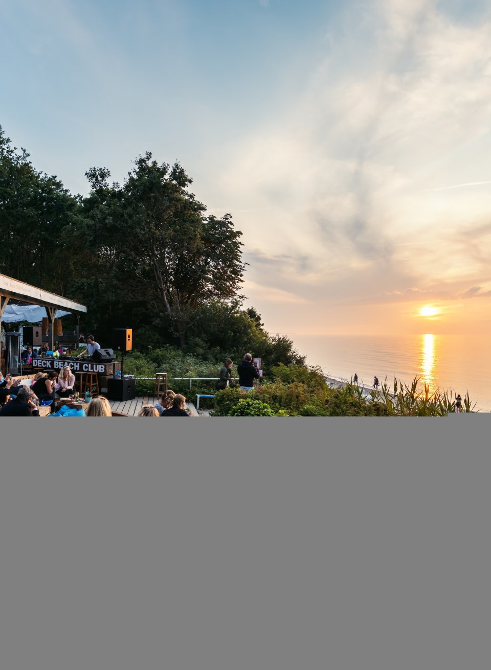 Logenplatz zum Sonnenuntergang – die Terrasse des Deck an der Steilküste in Heiligendamm // © MV-T/Tiemann Logenplatz zum Sonnenuntergang – die Terrasse des Deck an der Steilküste in Heiligendamm // © MV-T/Tiemann