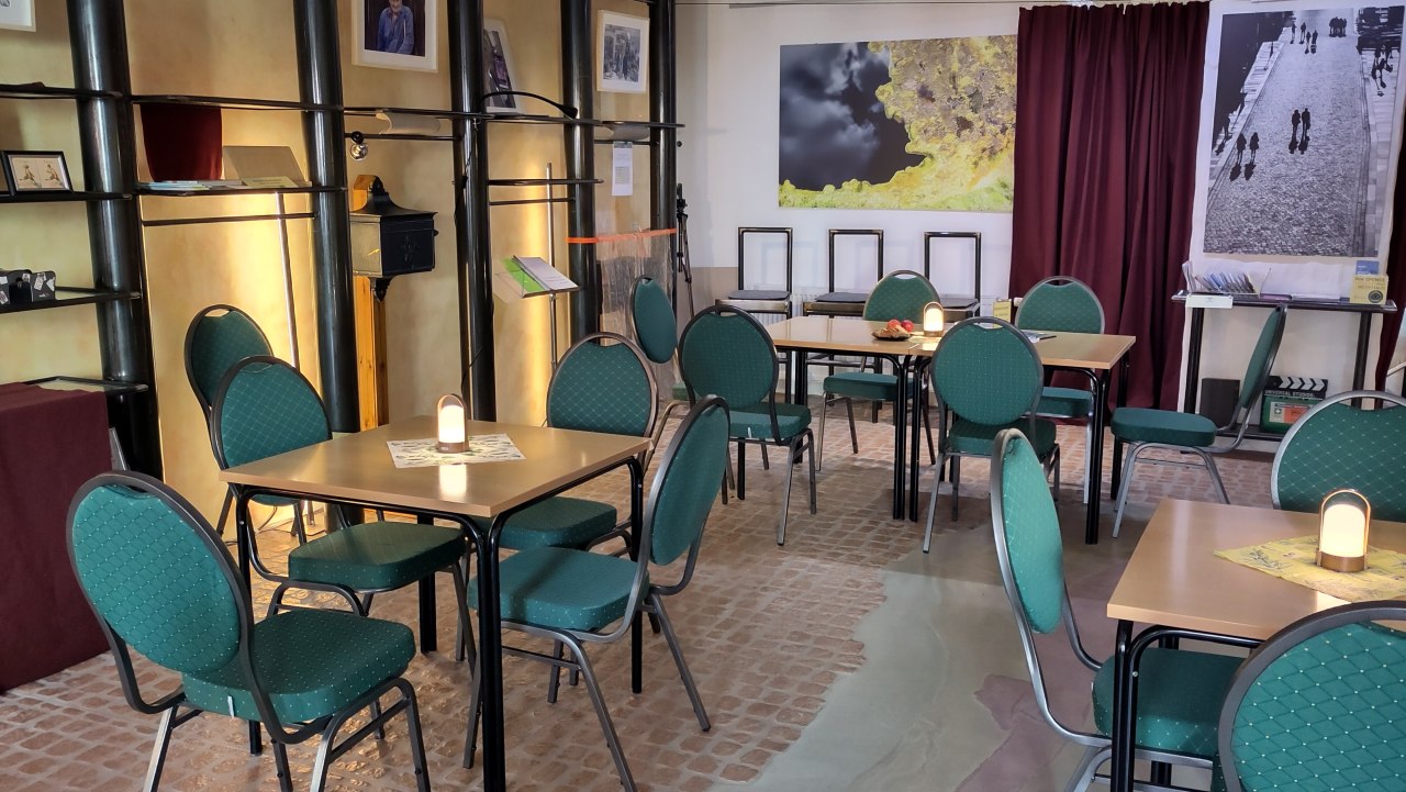 &copy; WerkHausWaren e.V.