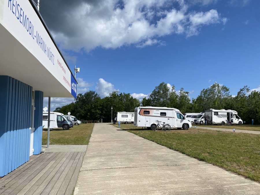 Reisemobilstellplatz an der Marina, © KUHNLE-TOURS