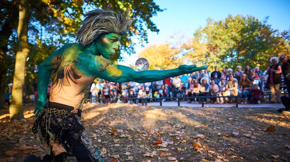 Freuen Sie sich auf eine fantasievolle Reise mit Feen, Faunen, Fabelwesen, &copy; Michael Winter