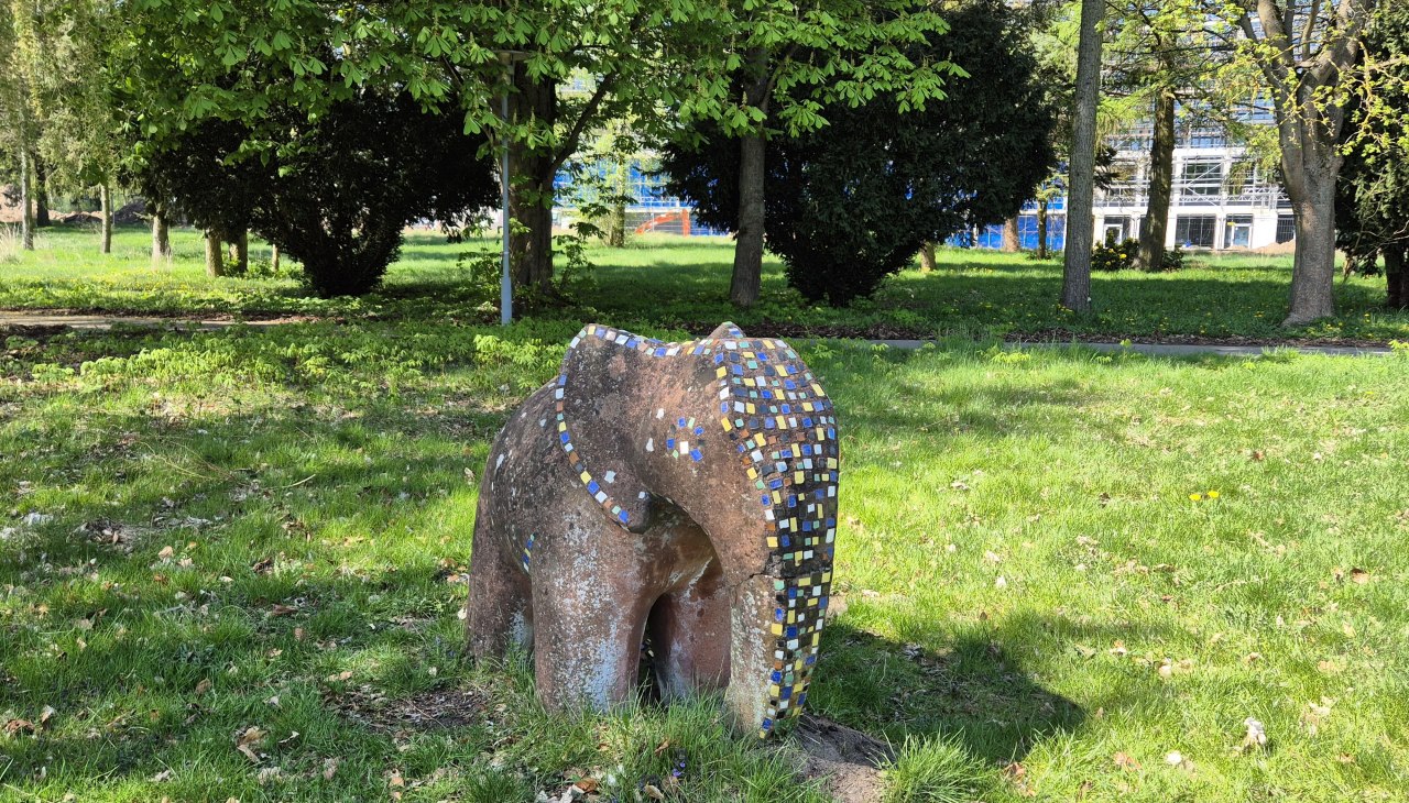 Skulptur Rutschgefahr, &copy; Gina Schulenberg