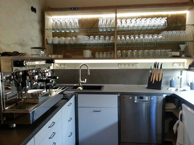 Tresen // &copy; Dietmar Schonert