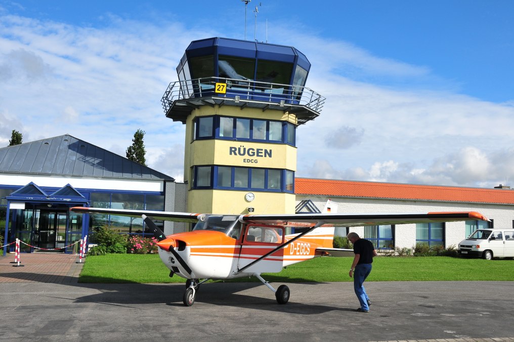 Flugplatz Gu?ttin Tower, © Tourismuszentrale Rügen Flugplatz Gu?ttin Tower, © Tourismuszentrale Rügen