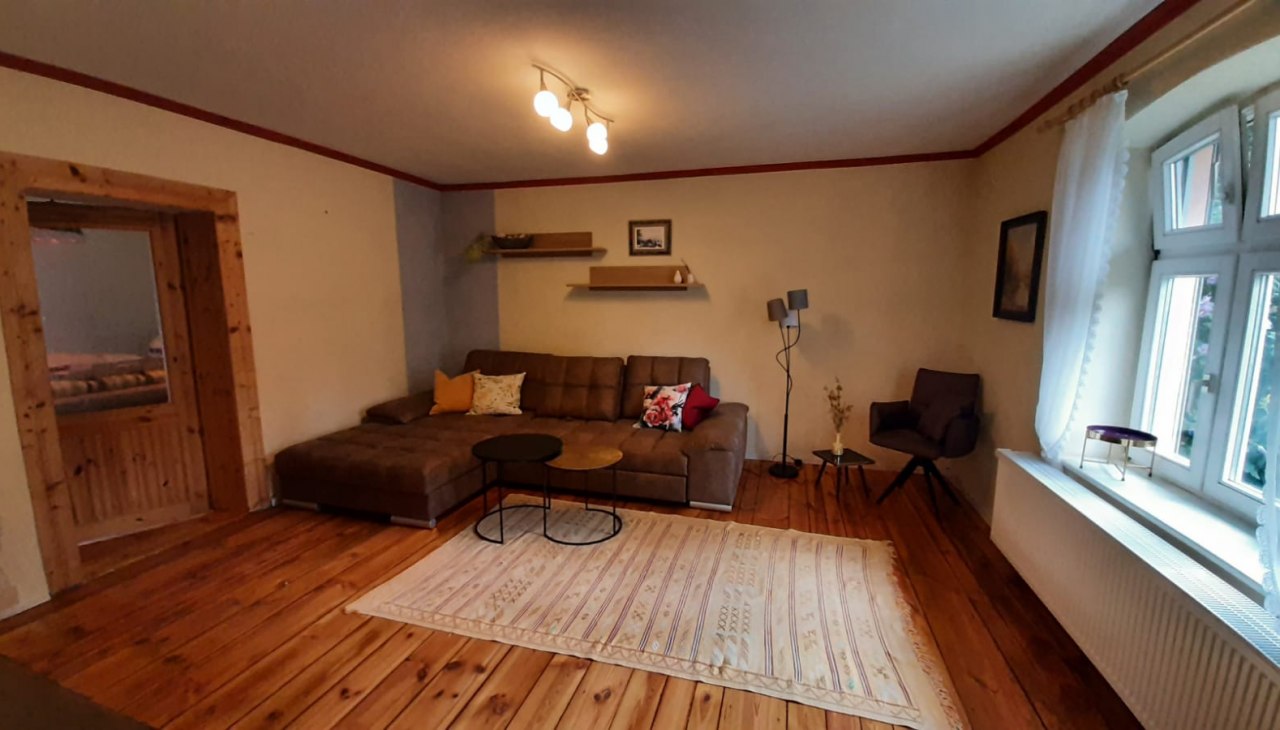 Urige Gemütlichkeit im Wohnzimmer, © Gabriele Kölbl Urige Gemütlichkeit im Wohnzimmer, © Gabriele Kölbl