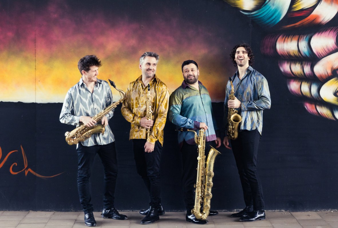 Blaž Kemperle - Sopransaxophon,
Jacopo Taddei - Altsaxophon,
Alan Lužar - Tenorsaxophon,
David Brand - Baritonsaxophon // &copy; Signum Saxophon Quartett