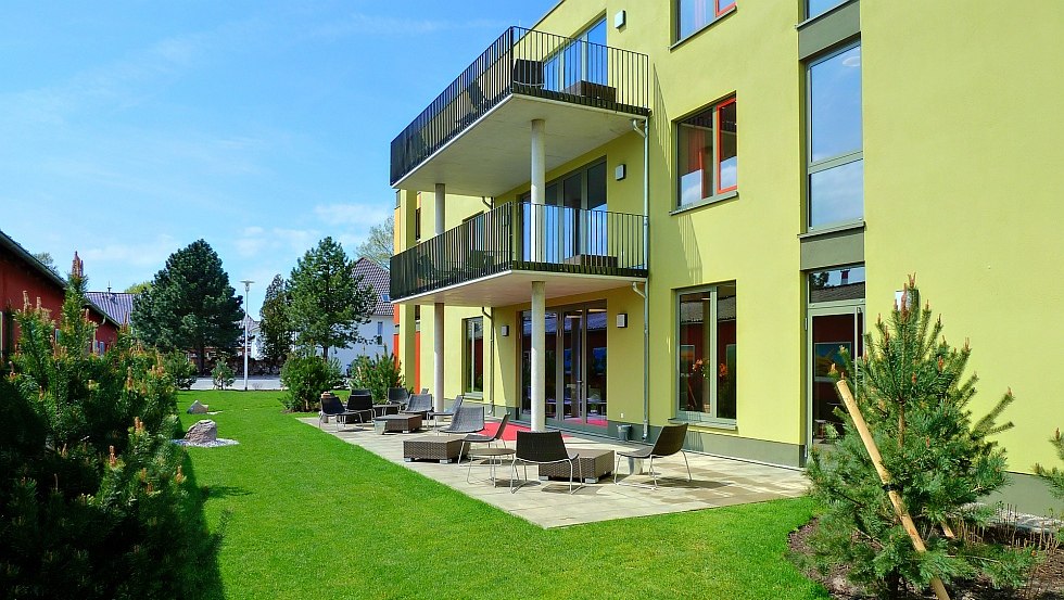 Die Terrassen bieten den perfekten Platz zum Entspannen., &copy; Kur- und Tourismus GmbH Zingst