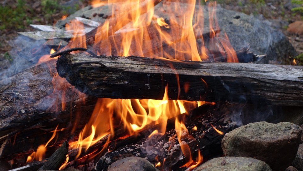 Lassen Sie einen erlebnisreichen Tag am Feuer ausklingen // &copy; Dietlind Noll