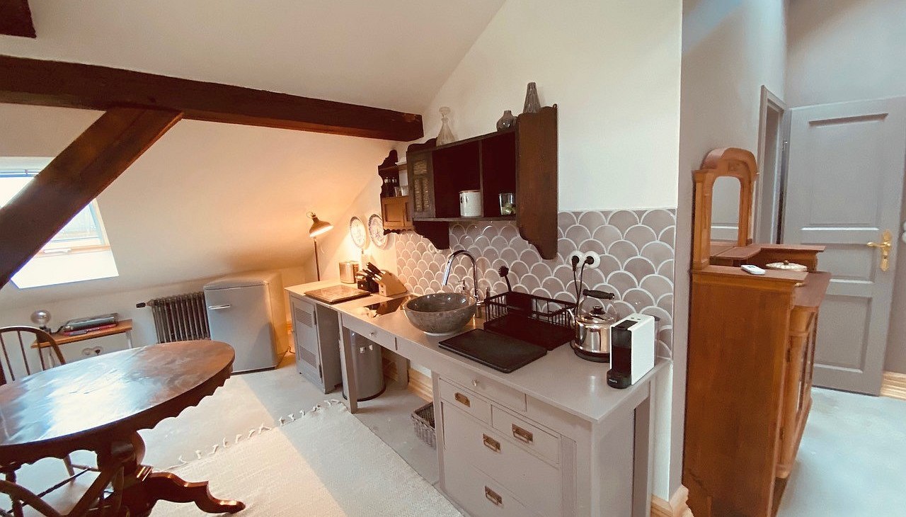 Kleine K&uuml;che im Appartement Delphi, &copy; Gutshaus Klein Kussewitz