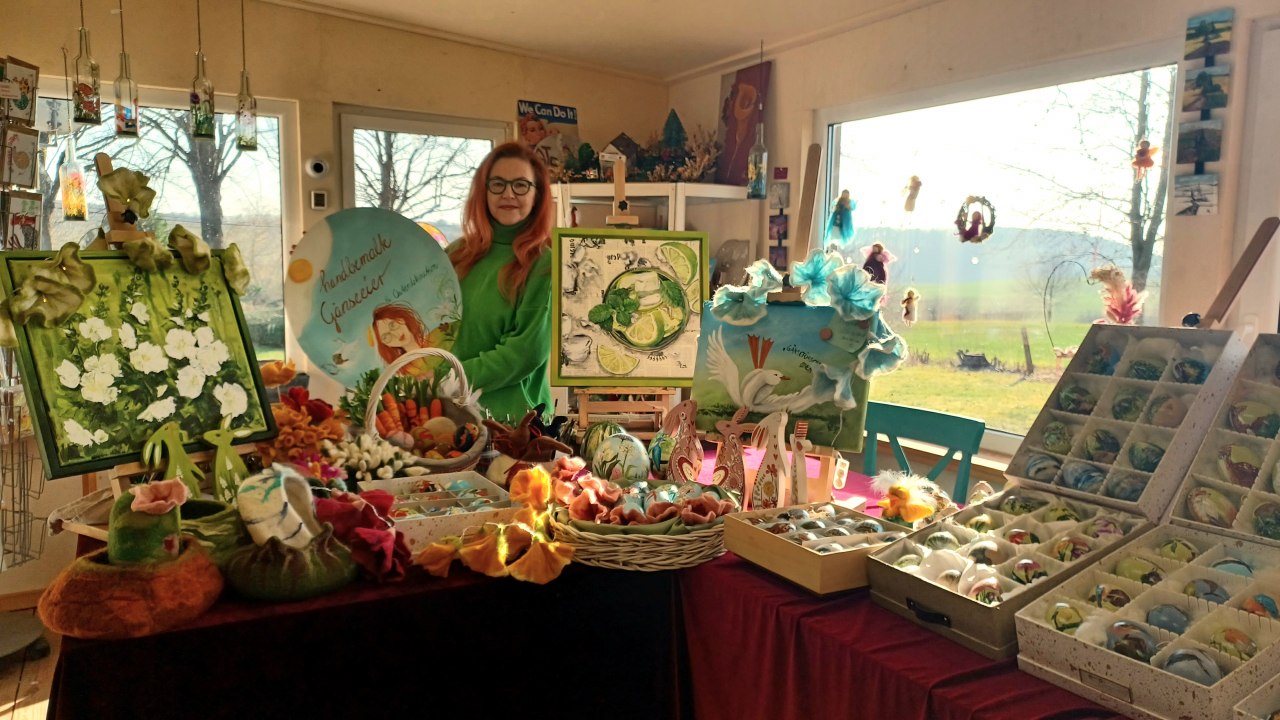 bemalte Gänseeier und Filzdekoration, © Annette Mamerow-Brümmer bemalte Gänseeier und Filzdekoration, © Annette Mamerow-Brümmer