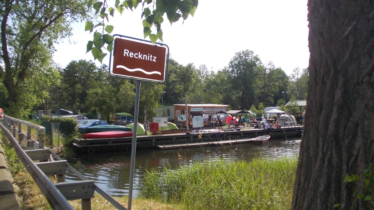Wasserwanderrastplatz Marlow - Übernachtung im Zelt - Imbiss // © H. Stypmann Wasserwanderrastplatz Marlow - Übernachtung im Zelt - Imbiss // © H. Stypmann