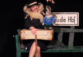 &copy; Theater Maskotte