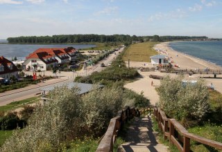Blick auf das Salzhaff, die Halbinsel Wustrow und die Ostsee vom Schmiedeberg aus // © Kurverwaltung Ostseebad Rerik Blick auf das Salzhaff, die Halbinsel Wustrow und die Ostsee vom Schmiedeberg aus // © Kurverwaltung Ostseebad Rerik