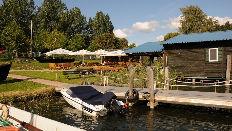 Gemütliche Rast auf dem Fischerhof Röbel/Müritz // © Müritzfischer Gemütliche Rast auf dem Fischerhof Röbel/Müritz // © Müritzfischer
