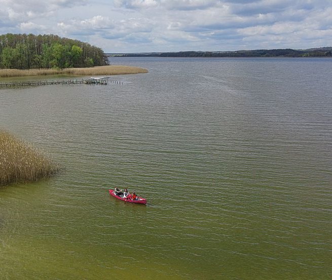 Mit der Familie den Kummerower See per Kajak entdecken // &copy; Tourismusverband Mecklenburgische Seenplatte/Tobias Kramer