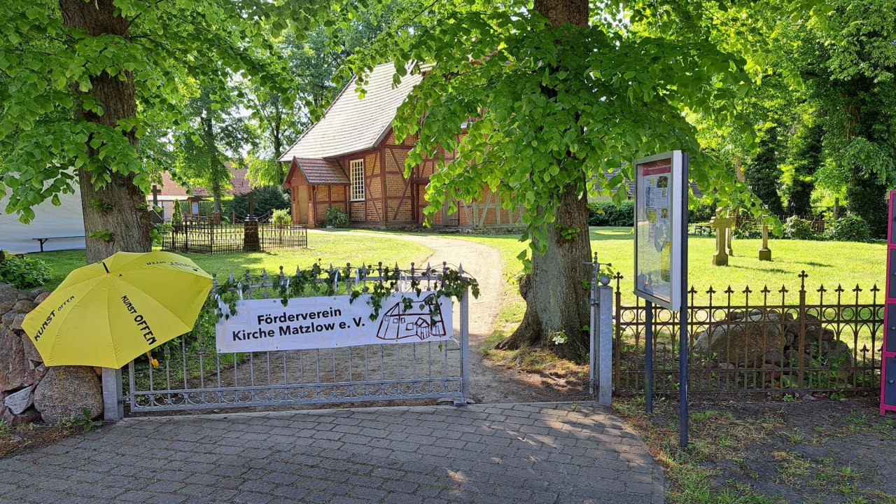 Matzlow dorpskerk // &copy; B.Taeschner