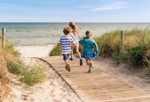 Befestigte Strandzugänge sind ein wichtiger Faktor für die Barrierefreiheit von Urlaubsorten., © TMV/Süß