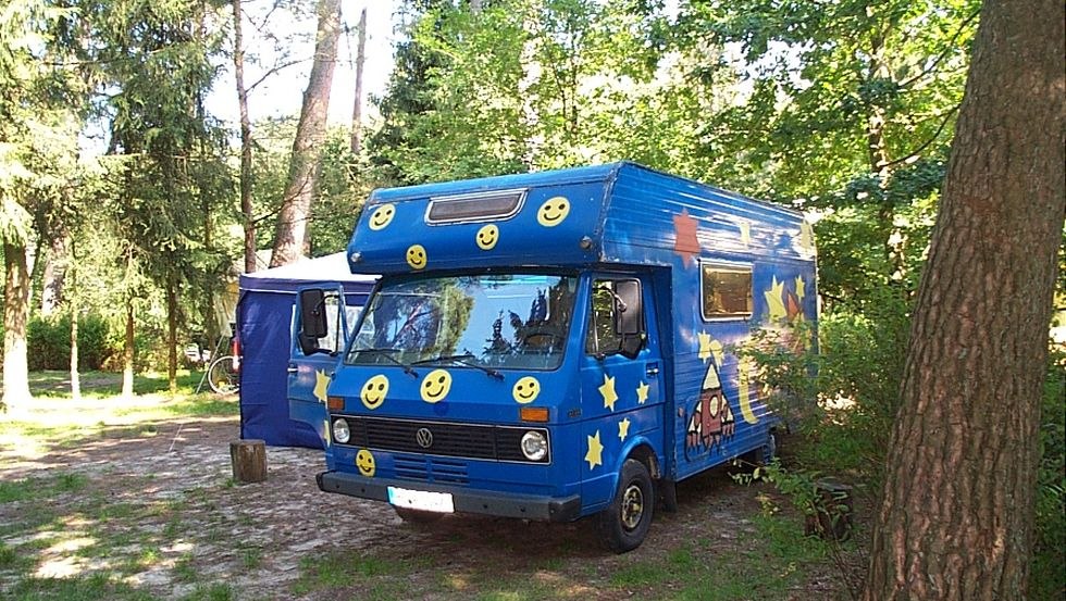 Lustiges Wohnmobil im Schaalsee-Camp // &copy; Schaalsee-Camp/Krebs