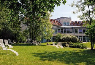 Blick vom Park auf das Moorbad., &copy; Moorbad Bad Doberan