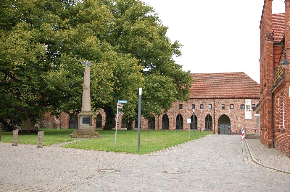 Kloster // &copy; Gabriele Skorupski