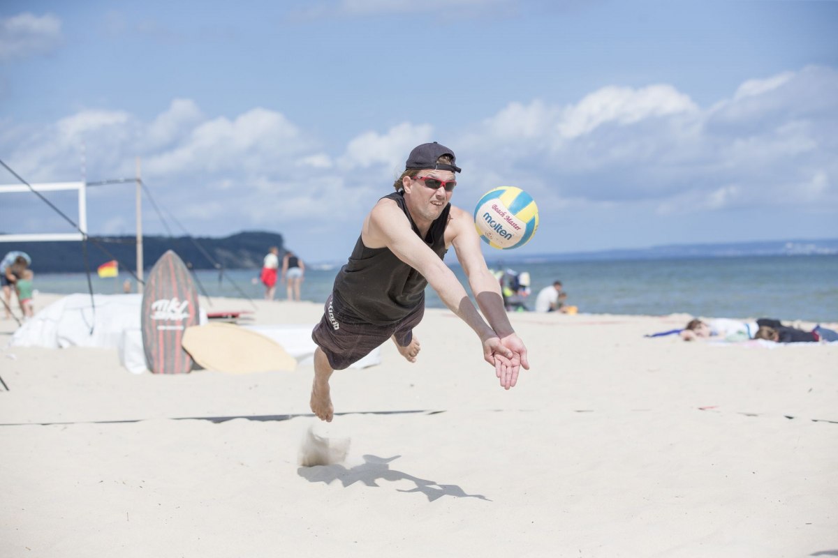 &copy; Tiki Beach