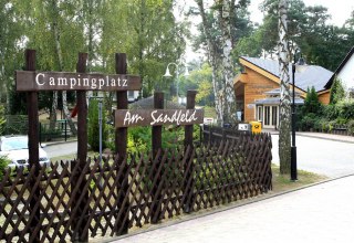 Eingangsbereich zum Campingplatz // &copy; Sabrina Wittkopf-Schade