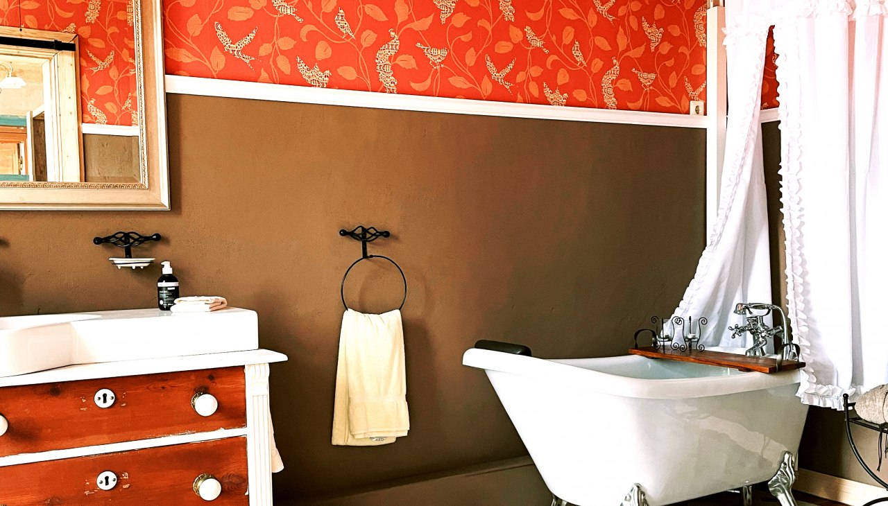 Gem&uuml;tlich und individuell sind auch die B&auml;der des Gutshauses Boldekow, &copy; Gutshaus Boldekow / Anja Thonig