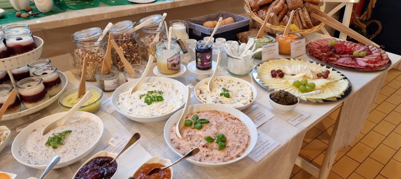 Fr&uuml;hst&uuml;cksbuffet in der Ostseem&uuml;hle // &copy; Ostseem&uuml;hle GmbH