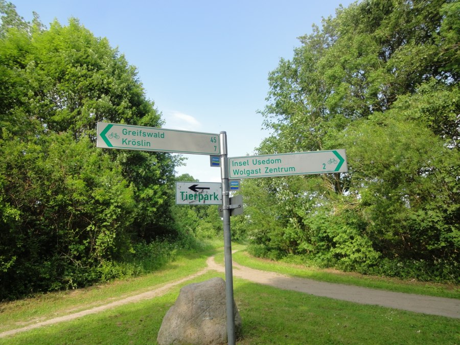 radfernwegweiser-im-dreilindengrund, © tvv@michaelis.de