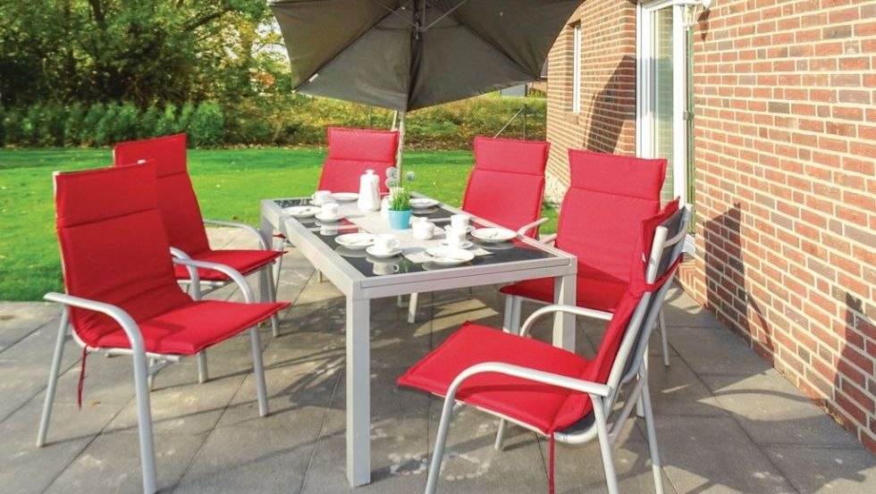 Ontspannende uren op het terras., &copy; @cramer