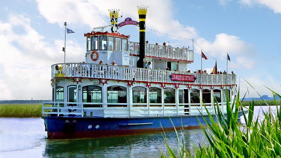 Dank der komfortablen Ausstattung wird Ihre Feier auf der &raquo;BALTIC STAR&laquo; in jeder Jahreszeit zu einem besonderen Erlebnis. // &copy; Fahrgastschifffahrt Poschke