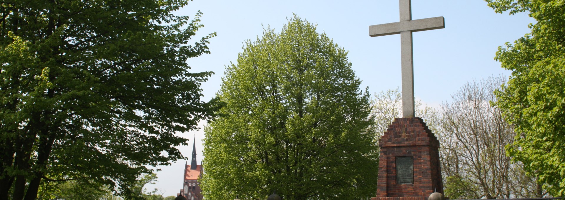 Das Granitkreuz wurde 1928 zur Erinnerung an die Christianisierung des pommerschen Adels errichtet, © Stadtinformation Usedom