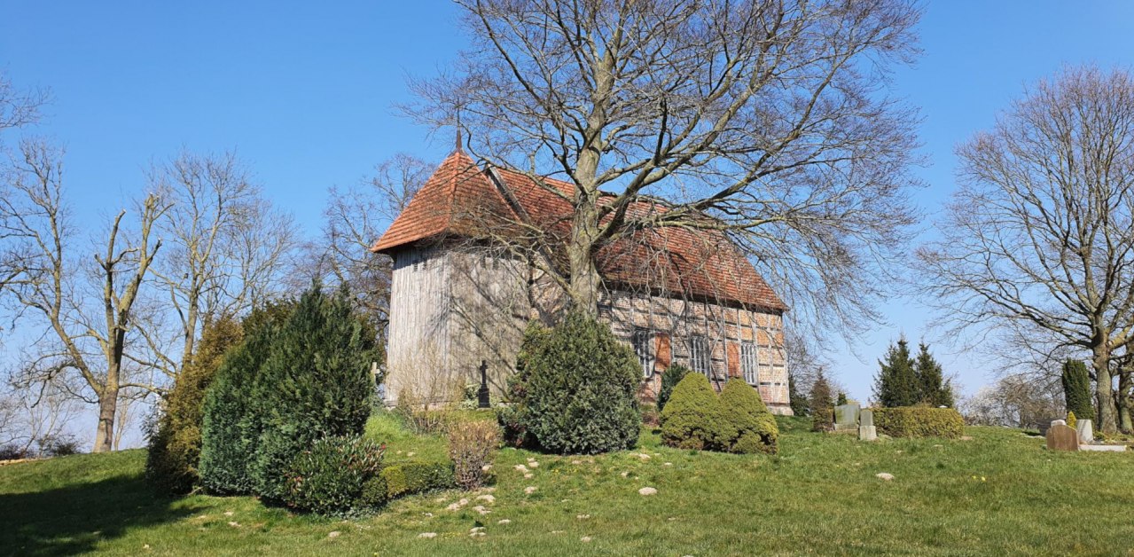 Kirchenhügel Kloster Wulfshagen // © S. Maus Kirchenhügel Kloster Wulfshagen // © S. Maus
