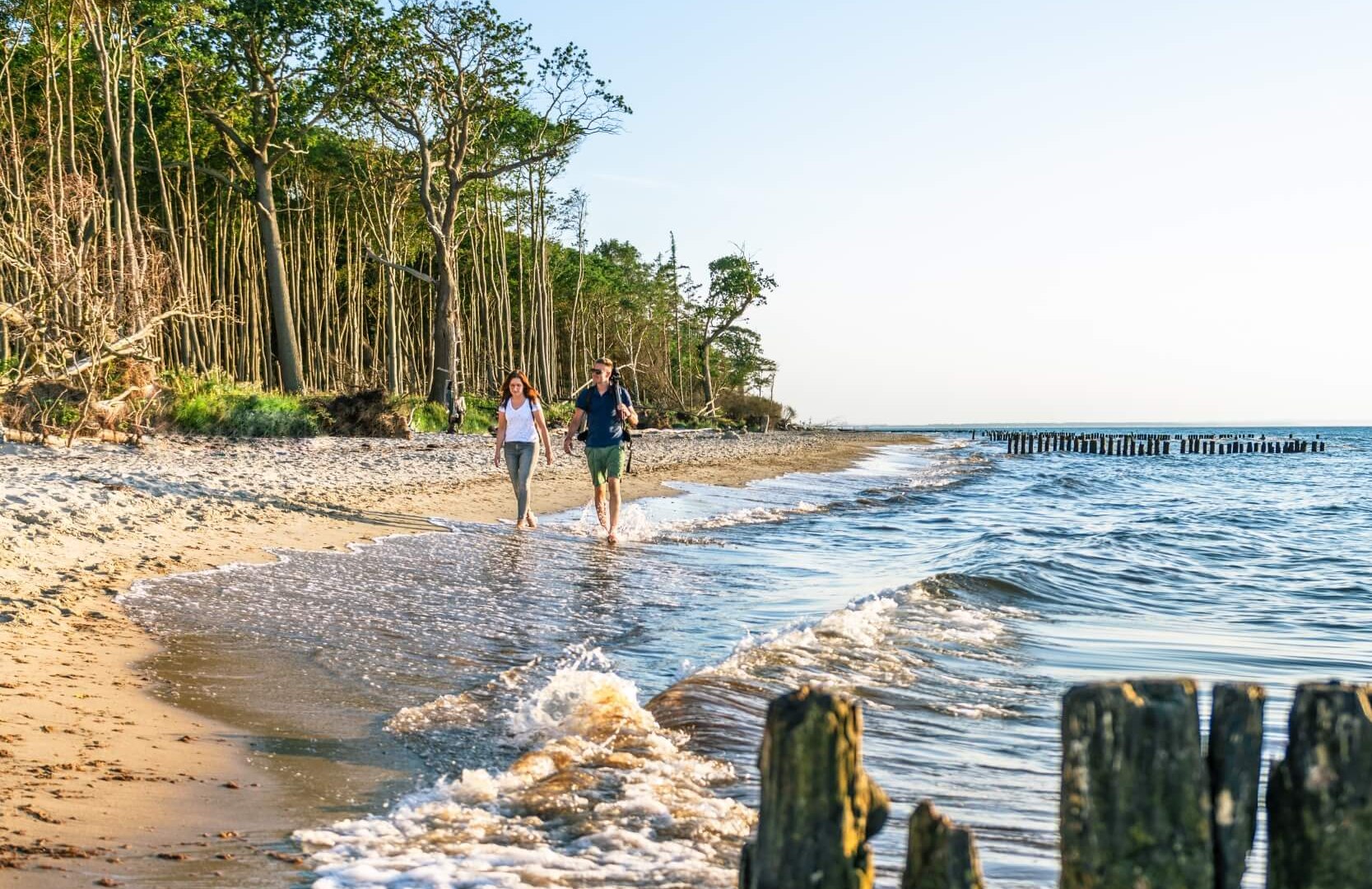 ... en presenteert het strand tussen K&uuml;hlungsborn en Heiligendamm in steeds wisselende stemmingen. // &copy; MV-T/Tiemann