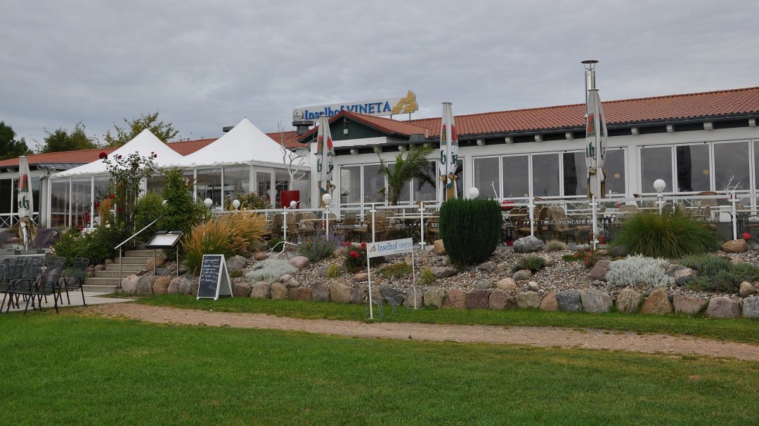 Der Inselhof von der Achterwasserseite, © TMV/Fischer