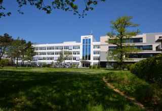 IOW Geb&auml;ude - Eingang Kurparkseite // &copy; IOW