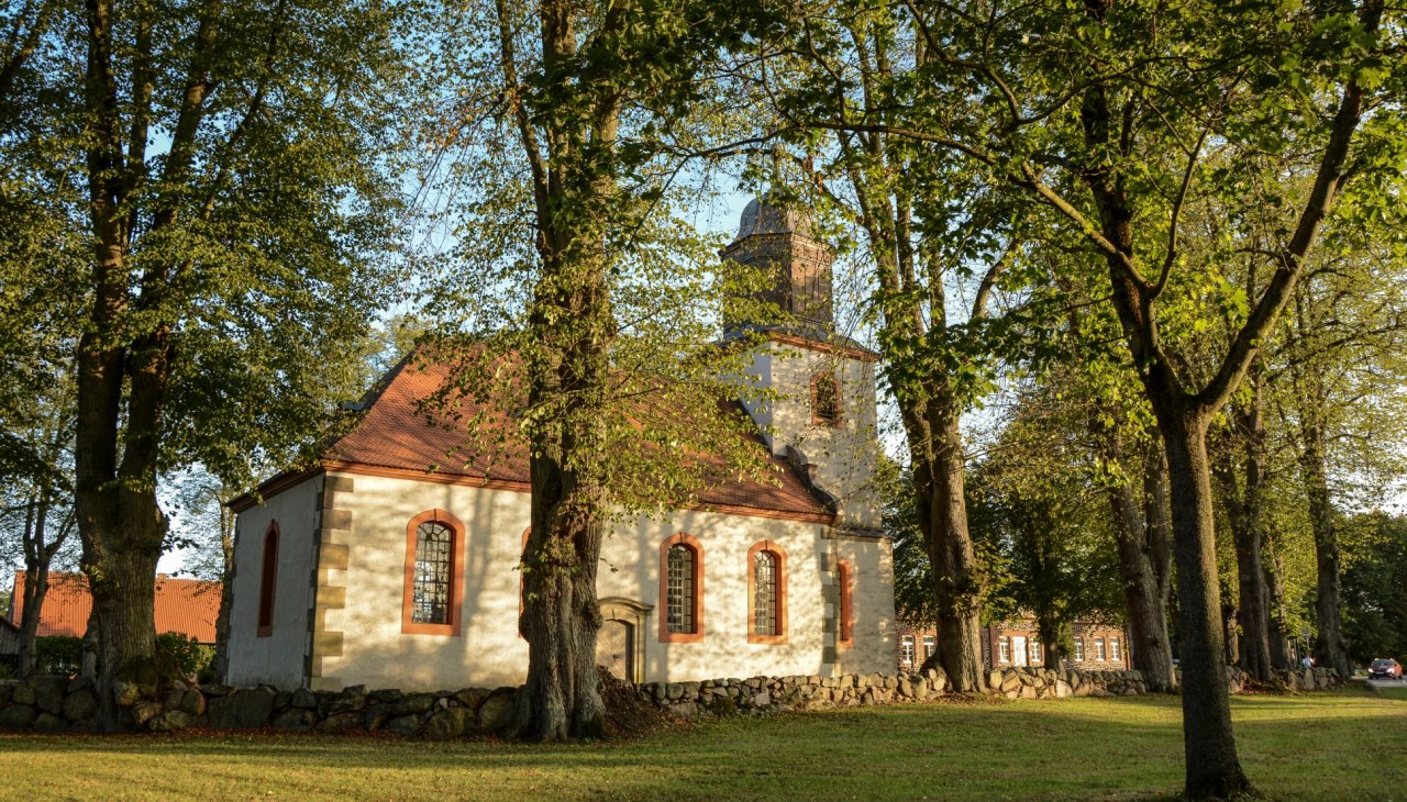 Barockkirche Warlitz, © Tourismusverband Mecklenburg-Schwerin e.V. Barockkirche Warlitz, © Tourismusverband Mecklenburg-Schwerin e.V.