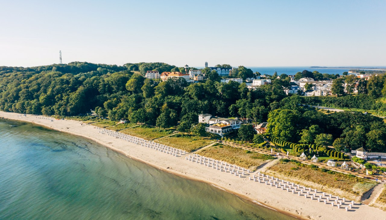 Luftaufnahme des Ostseebads G&ouml;hren auf R&uuml;gen_2 __ Aerial view of the Baltic Sea resort of G&ouml;hren on the island R&uuml;gen_2, &copy; TMV/Friedrich