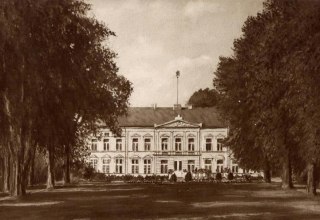 Herrenhaus Klausdorf, um 1920 // © Postkarte Herrenhaus Klausdorf, um 1920 // © Postkarte